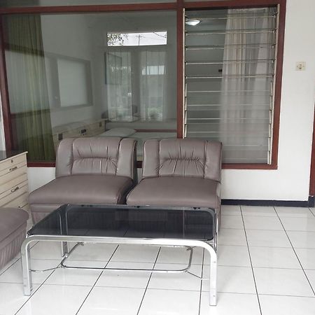 Vanda Villa Batu Luaran gambar