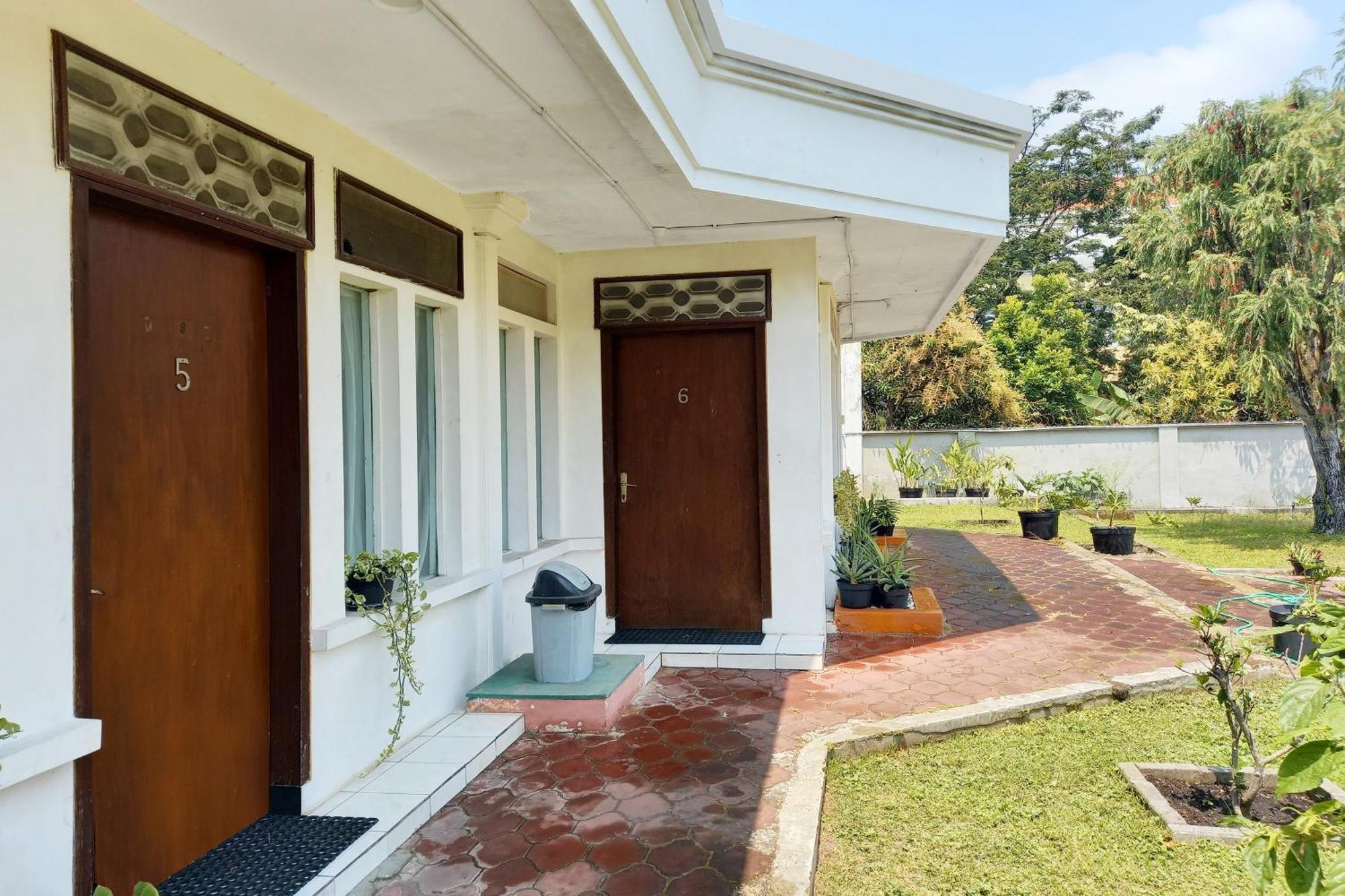 Vanda Villa Batu Luaran gambar
